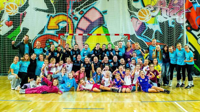 Komunikacija kitaip: moterų sporto komandų socialinių tinklų turinio transformacija